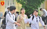 Cận cảnh các thí sinh tập trung làm bài trong phòng thi